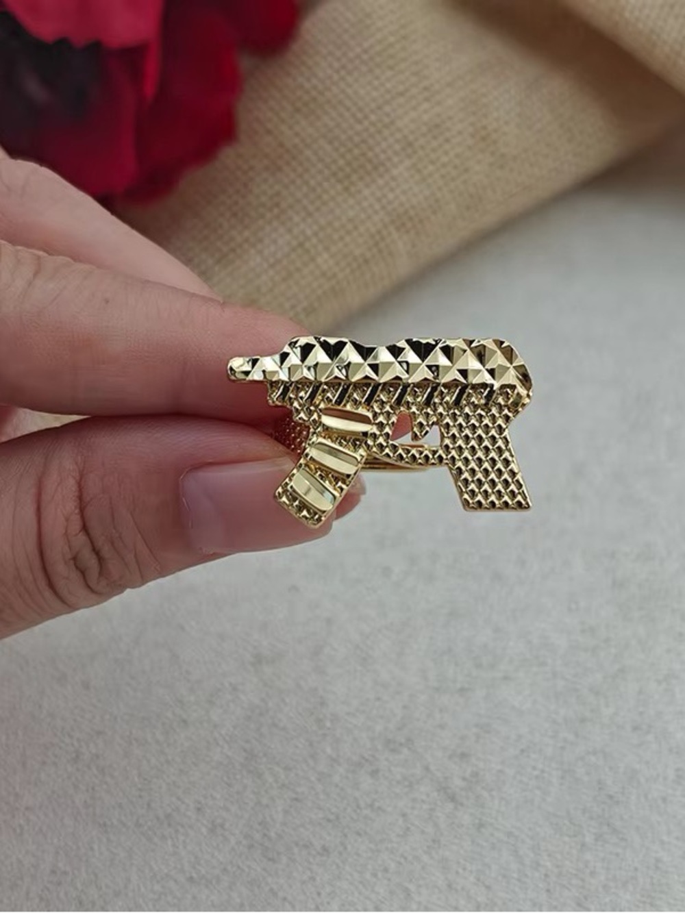 Gold ring - Picture 2 of 3
